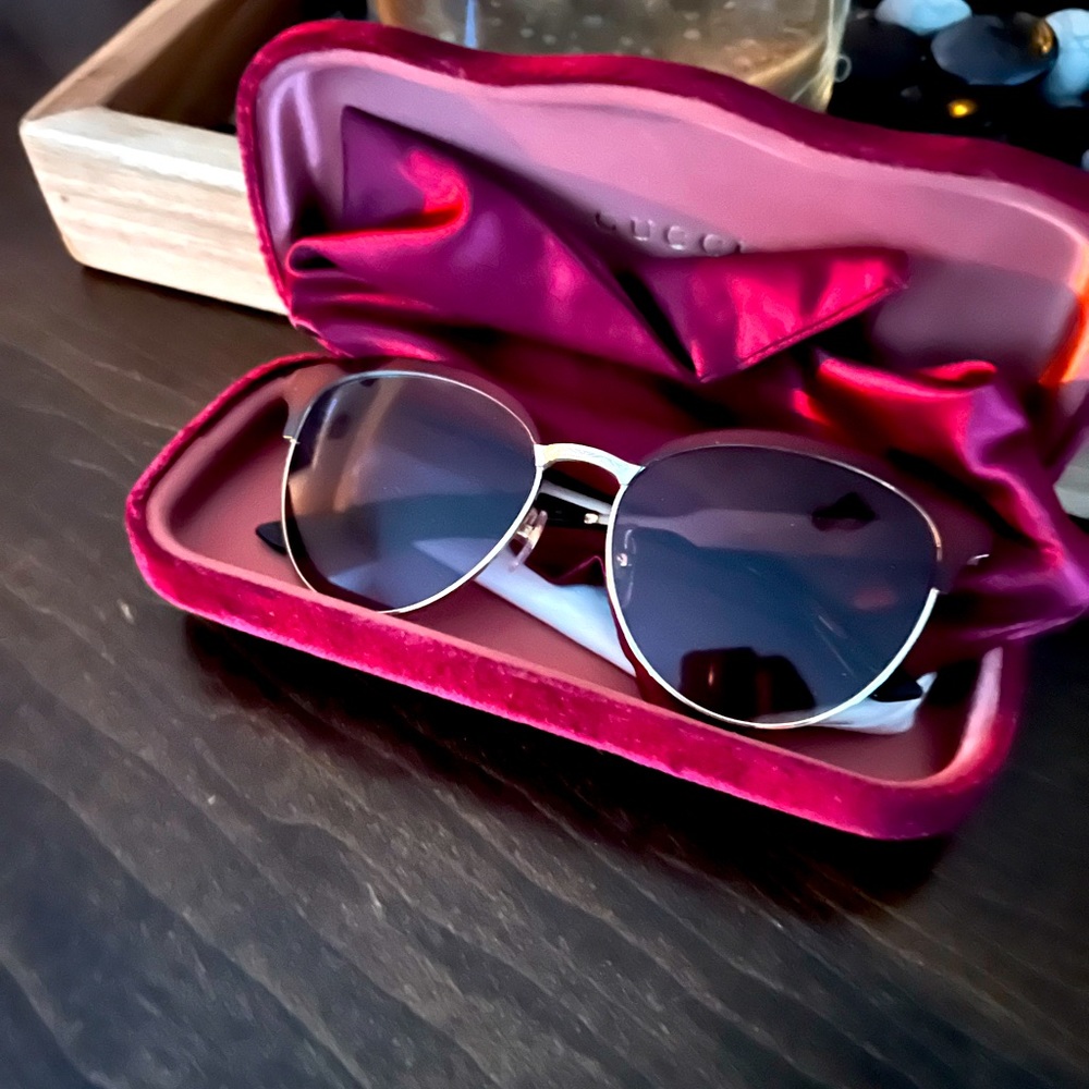 Gucci Cat eyes Sunglasses